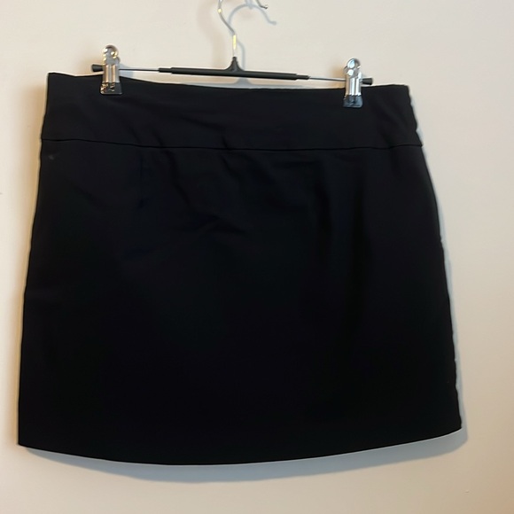 Skort - Picture 2 of 7